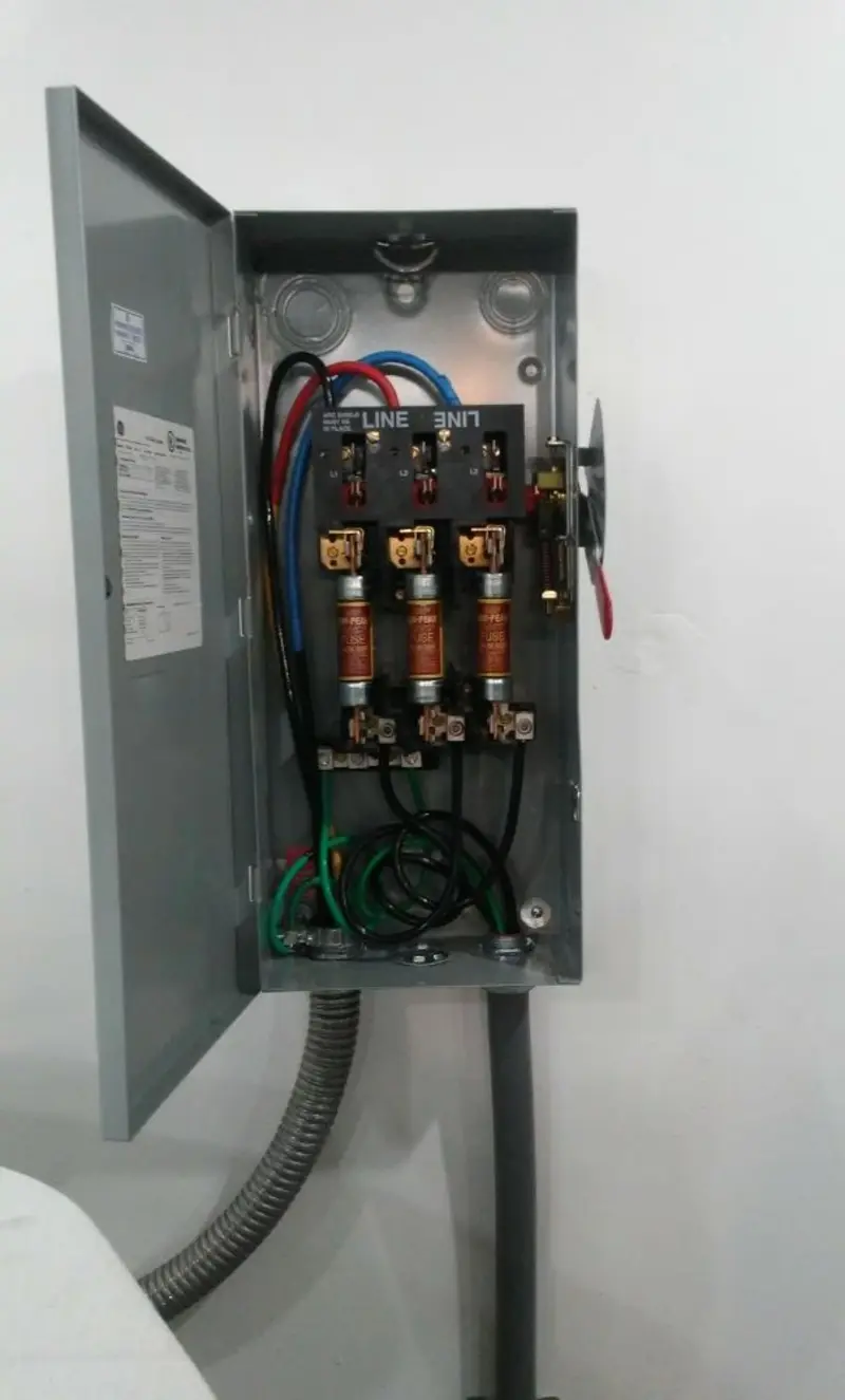 Three-phase disconnect switch installed for Electrical Wiring & Rewiring in Clewiston